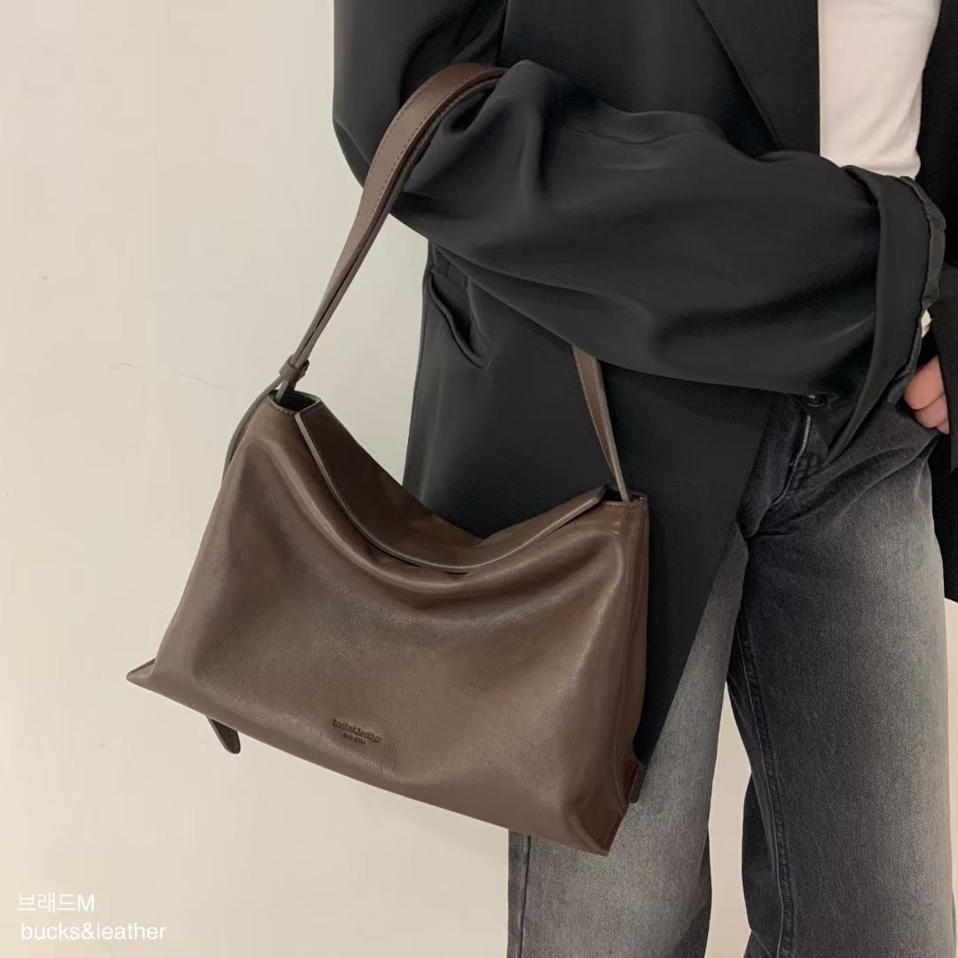 Bucks & leather Large Pillow Bag