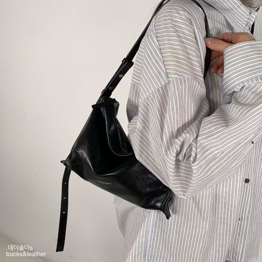 Bucks & Leather Causal-chic Shoulder & Crossbody Bag - Small