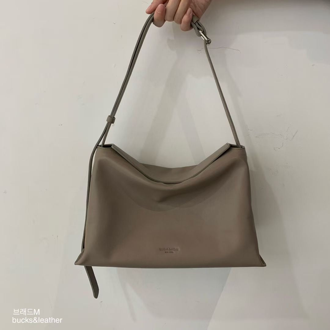 Bucks & leather Large Pillow Bag